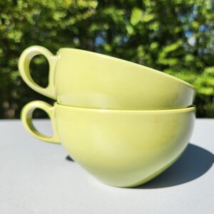 Vintage Mid-Century Pair of Oneida Deluxe Melmac Avocado Green 1960s Coffee Tea Cups