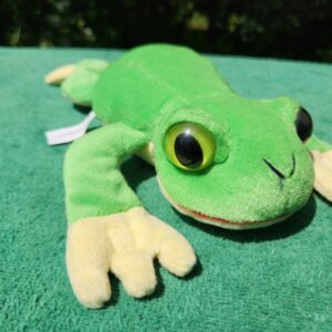 Little Brownie Bakers Plush Stuffed Animal Beanbag Green Yellow Frog Toy
