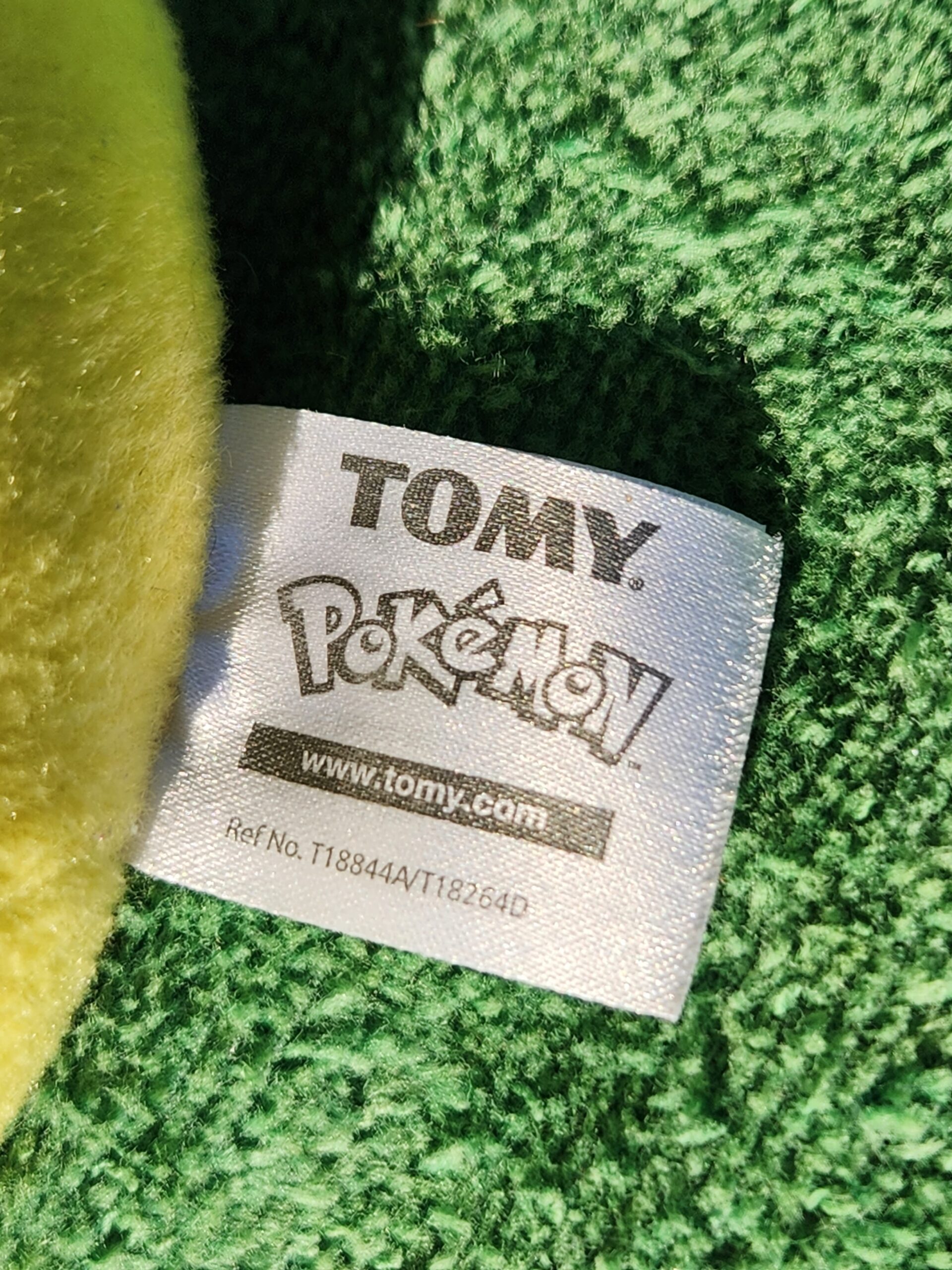 Tomy Pokémon Pikachu 2017 Retired Plush - Image 6