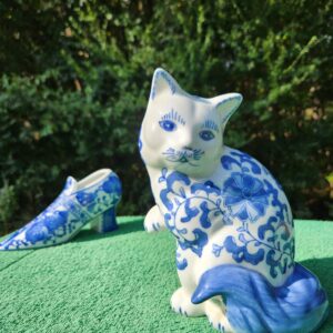 Vintage Porcelain Chinese Cat Blue & White Figurine Floral Design Hand Painted