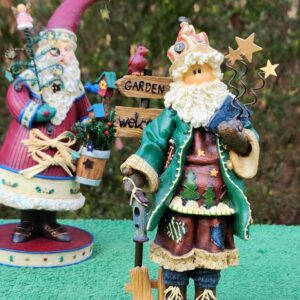 Gardener Themed Old World Style Santa Decorative Christmas Decor Figurine