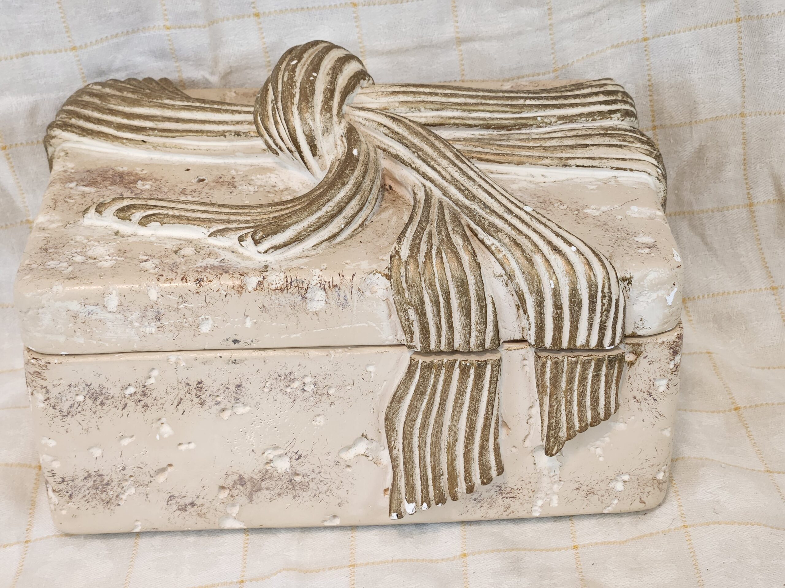 Jaru Heavy Cast Stone Ceramic Jewelry Trinket Box in Present Bow Motif Art Decor #448 - Image 3