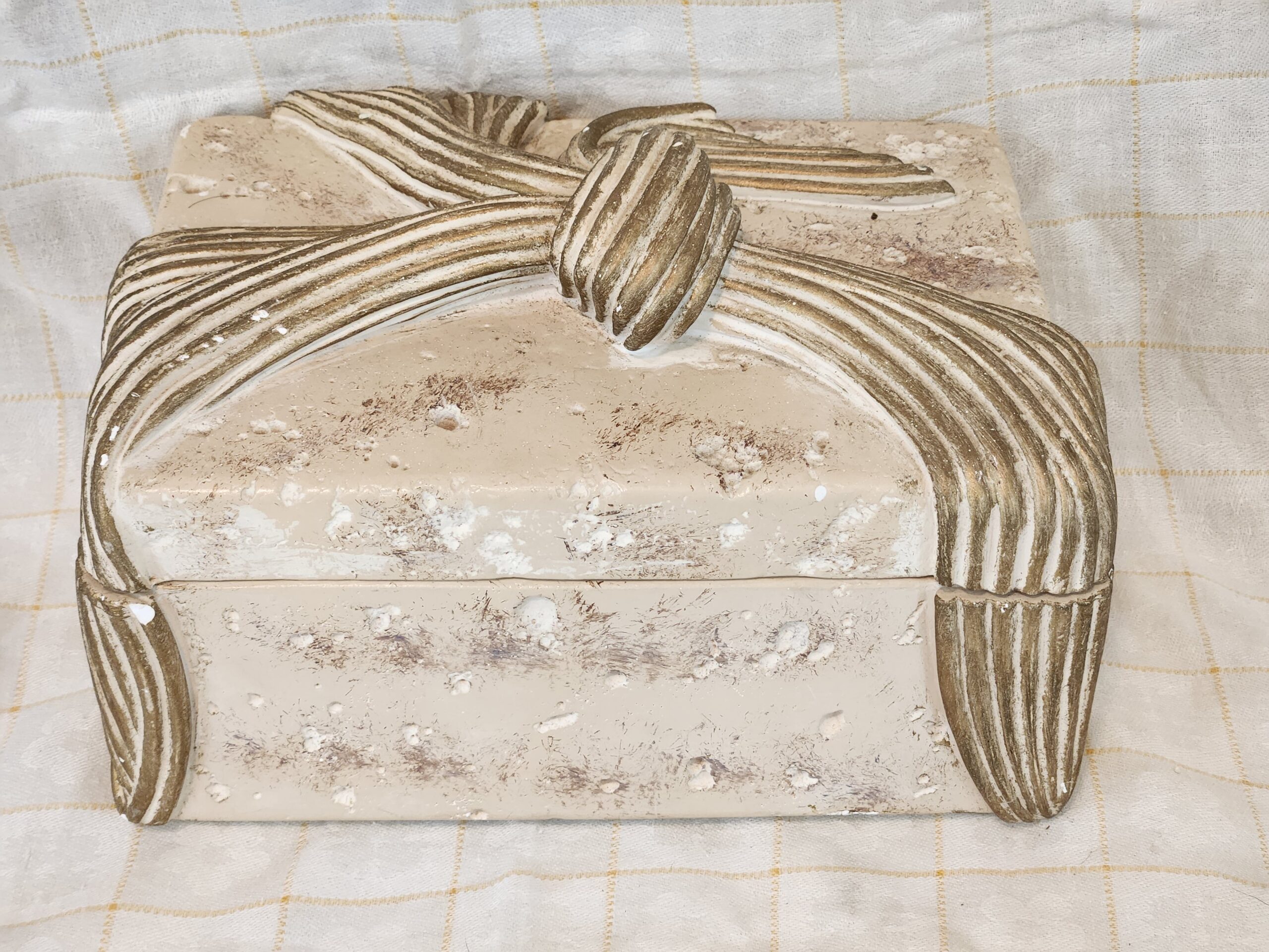 Jaru Heavy Cast Stone Ceramic Jewelry Trinket Box in Present Bow Motif Art Decor #448 - Image 5