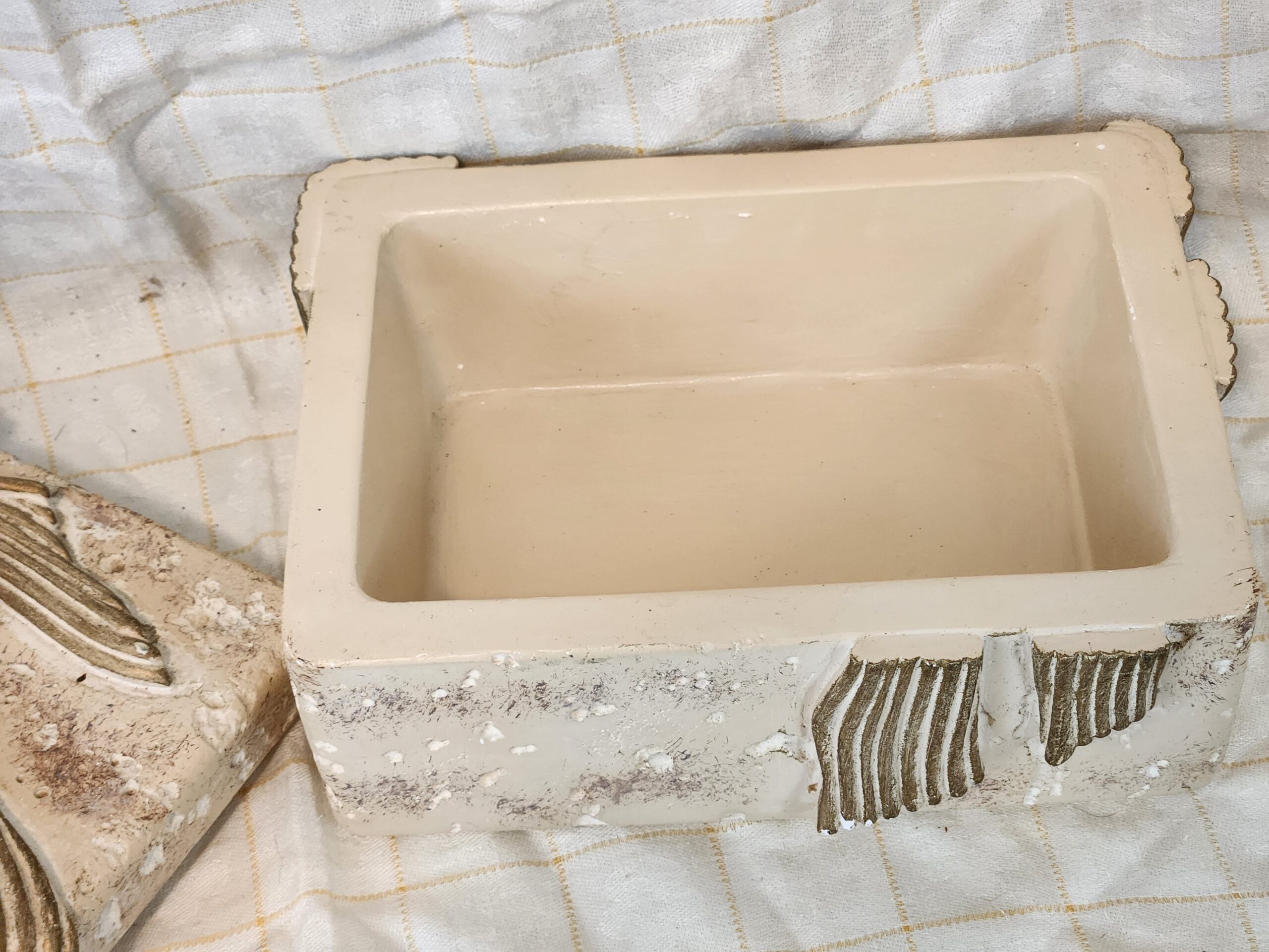 Jaru Heavy Cast Stone Ceramic Jewelry Trinket Box in Present Bow Motif Art Decor #448 - Image 7