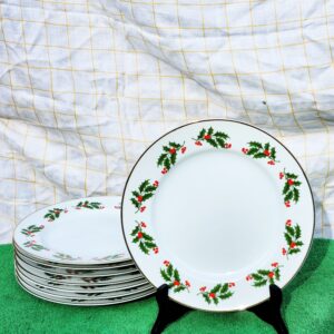 Set of 8 RH Macy & Co "All The Trimmings" Porcelain Holly & Berries Christmas China Dinner Plate