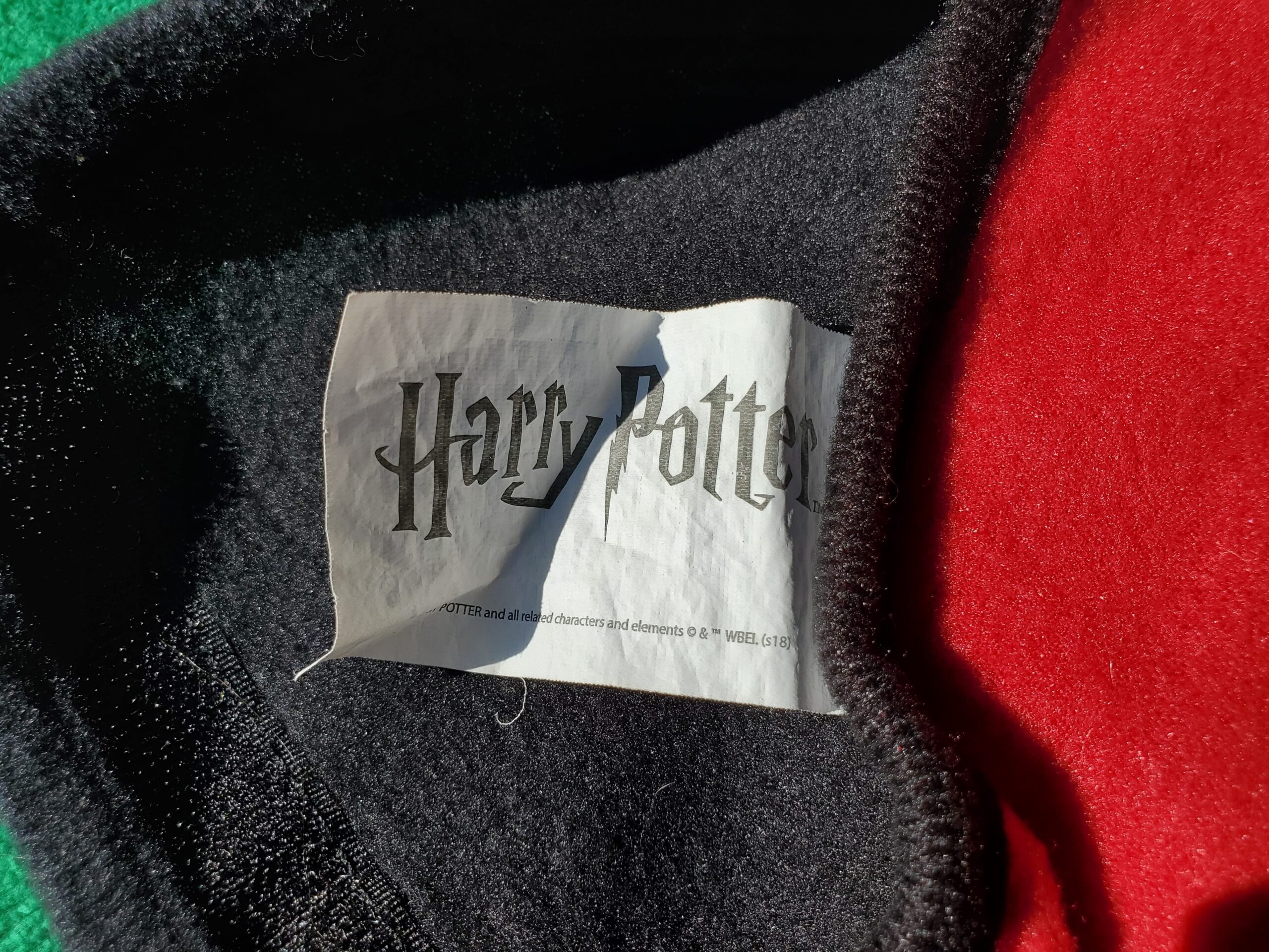 Harry Potter Gryffindor Throw - 2013 Loot Crate Exclusive Wizarding World Picnic Blanet - Image 5