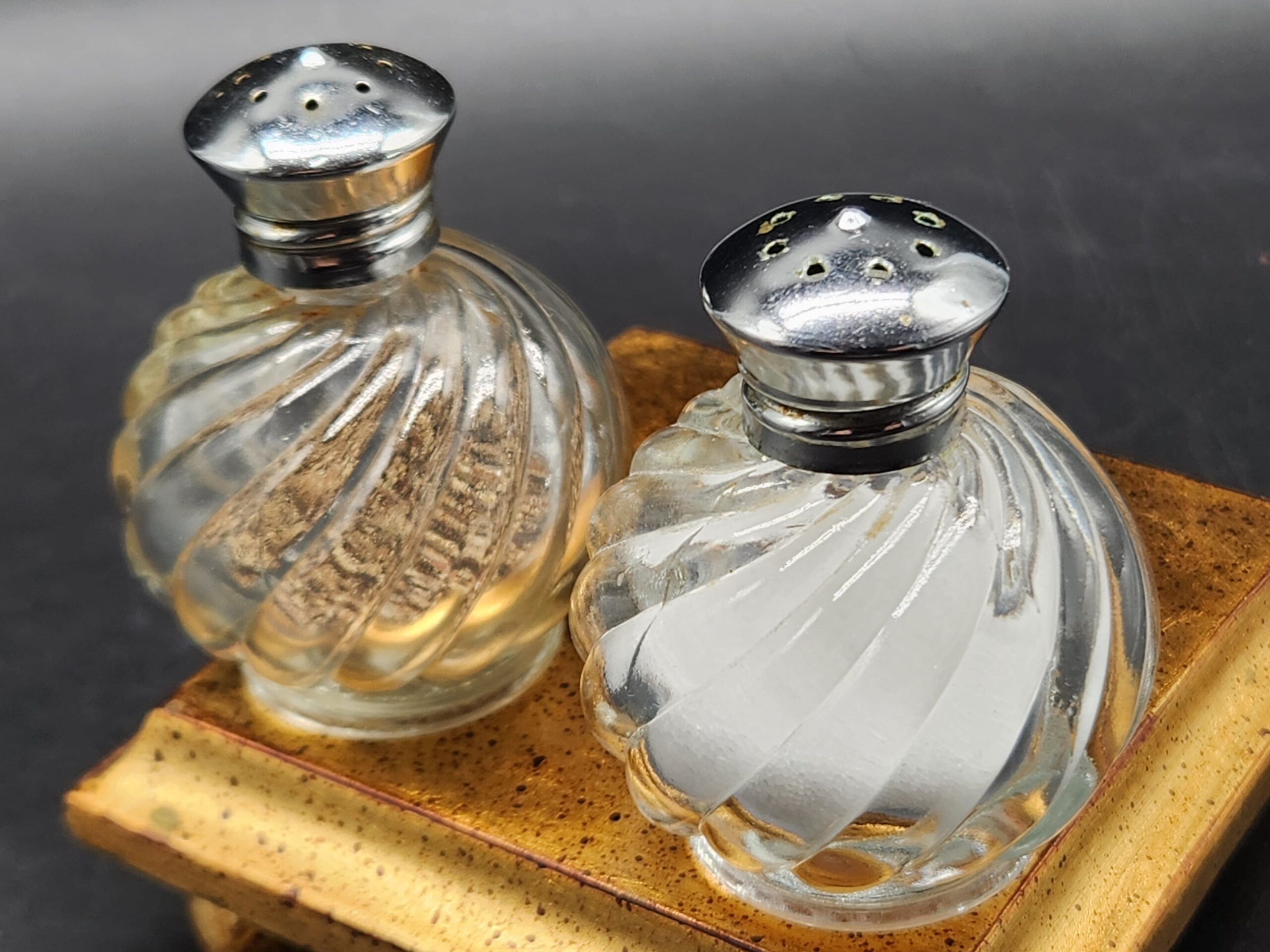 Irice Round Swirled Glass Globe Chrome Top Salt & Pepper Shakers - c. 1960s Vintage - Image 3