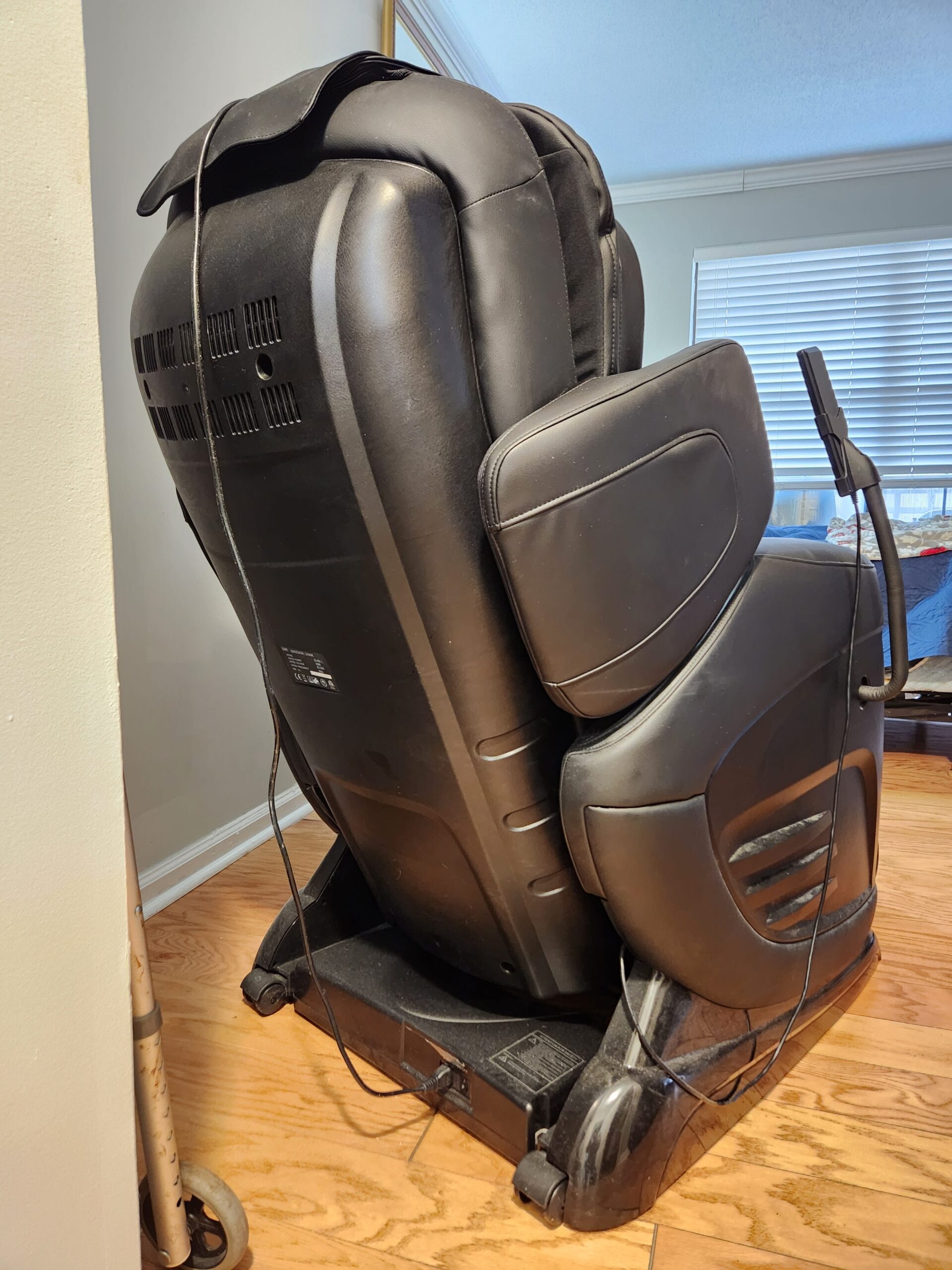 Slabway Slab-1 Reclining Shiatsu Massage Chair - Image 17