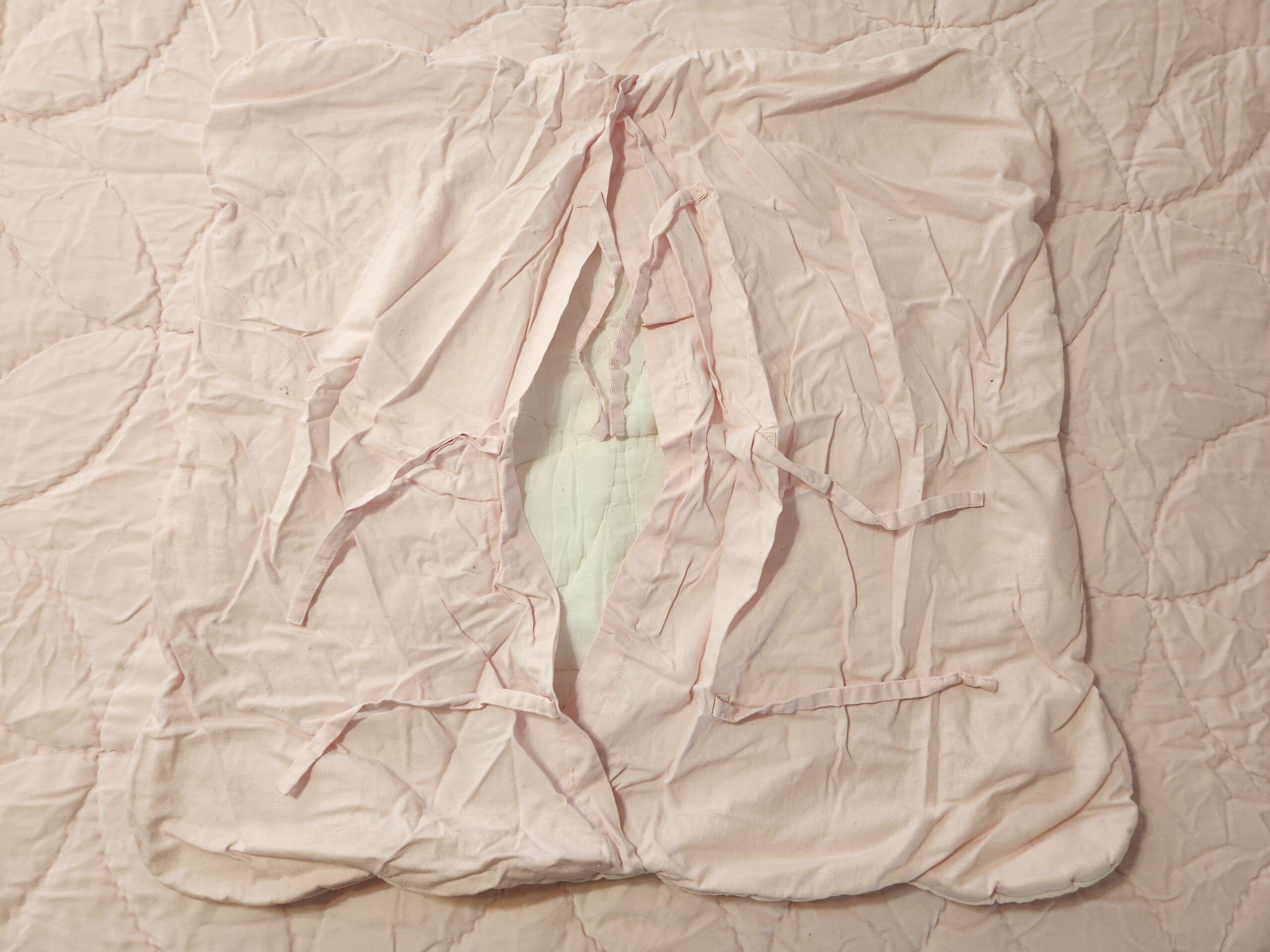Pottery Barn Kids Pink Quilted Comforter and 2 Pillow Shams - Image 7