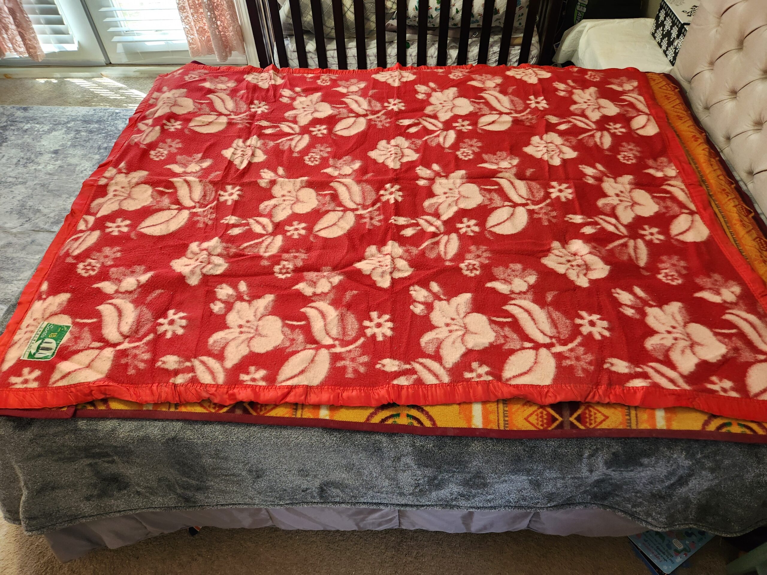 Yunnan Dali Wool Textile Factory Vintage Warm two-tone Oriental Flower Blanket - Image 5