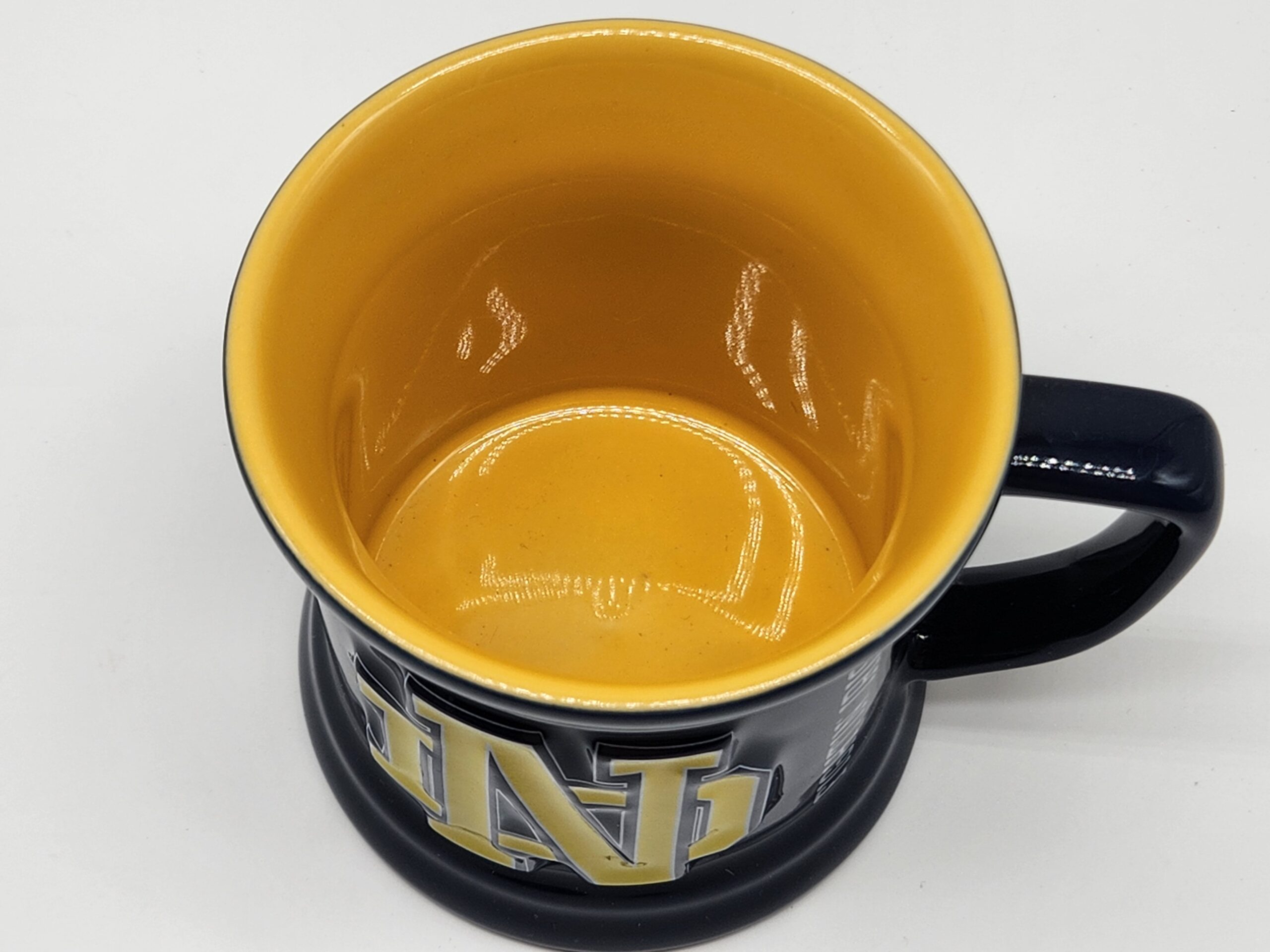 University of Notre Dame UNUSED officially Licensed Embossed Coffee Mug - Image 4