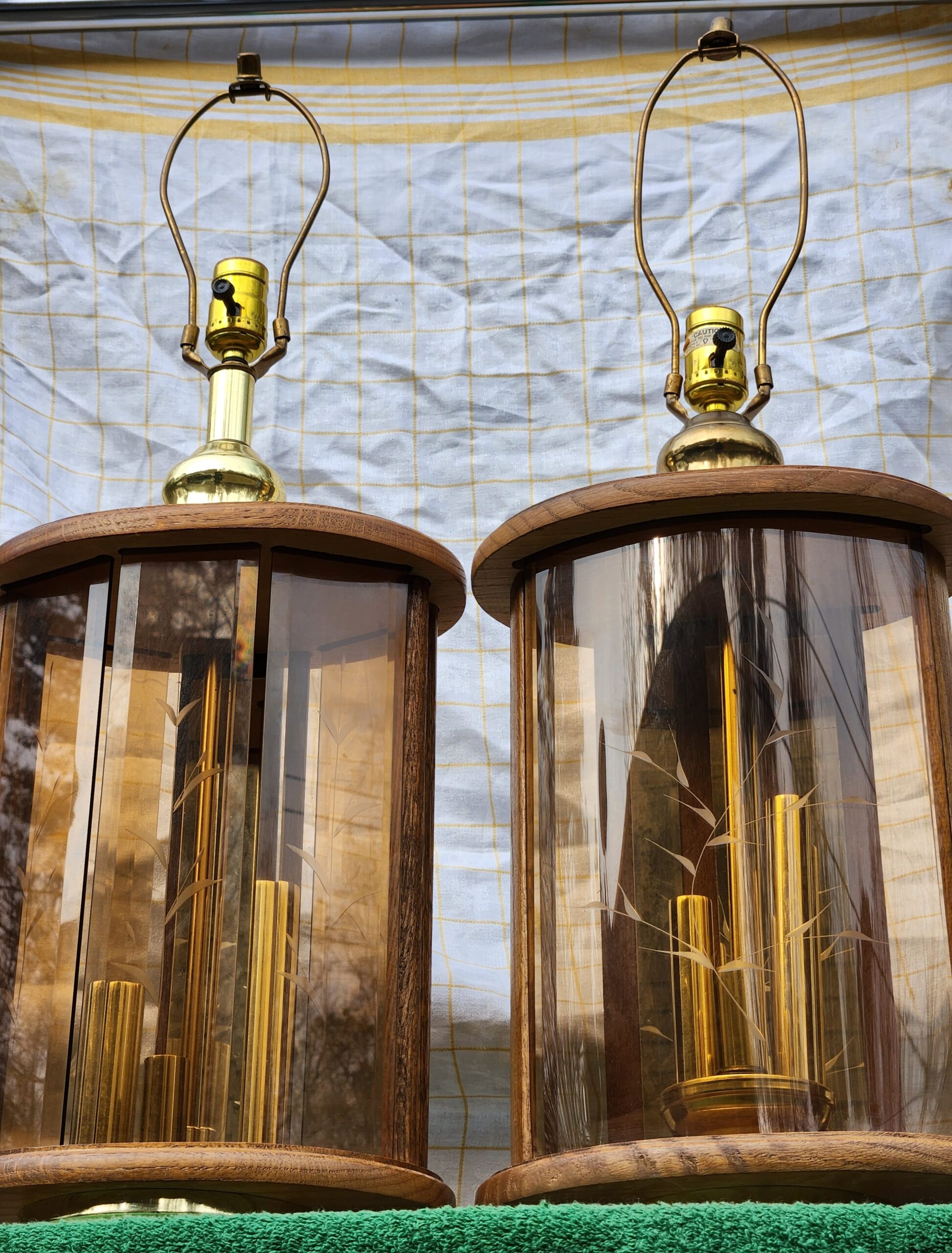 1980's Don Ward Oak/Brass/Etched Amber Glass 3-Way, 4-Light Table Lamps Set - Image 6