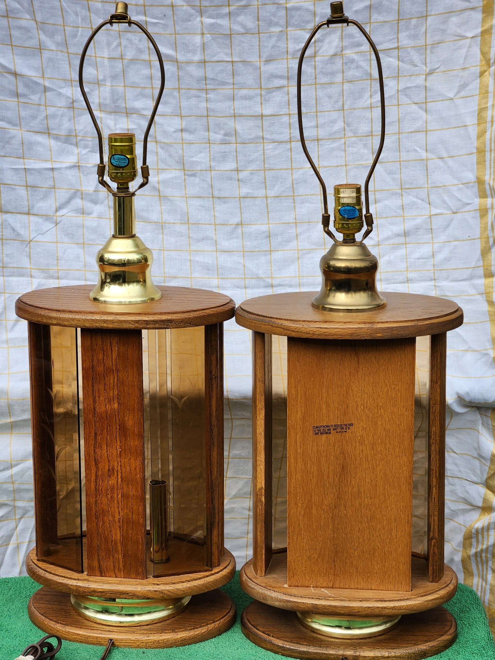 1980's Don Ward Oak/Brass/Etched Amber Glass 3-Way, 4-Light Table Lamps Set - Image 8