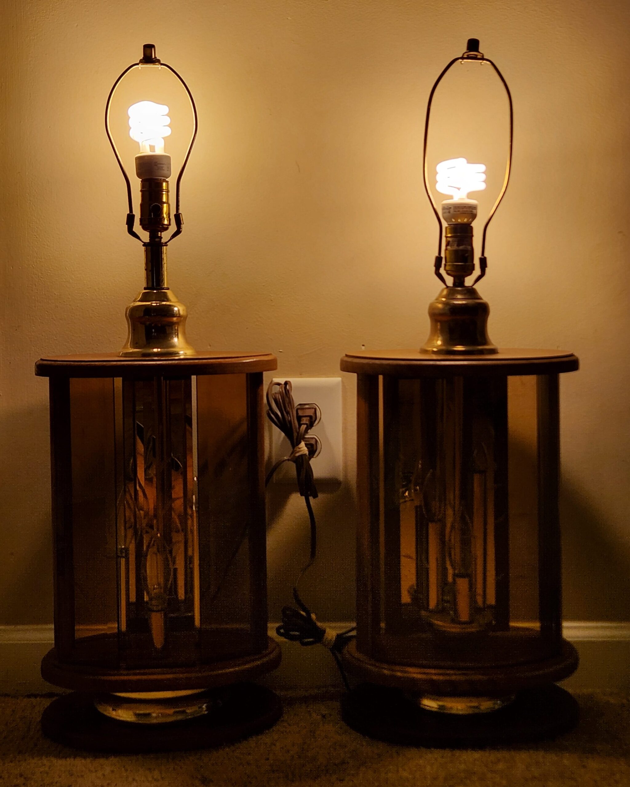 1980's Don Ward Oak/Brass/Etched Amber Glass 3-Way, 4-Light Table Lamps Set - Image 10