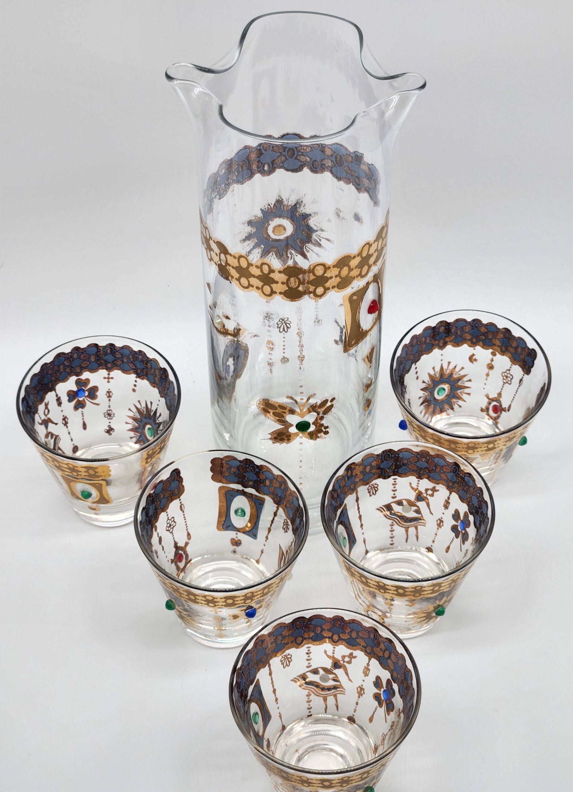 Rare Culver 1960s 22-Karat Gold Charm Bracelet Cocktail Pitcher & 5 Rocks Glasses - Image 3
