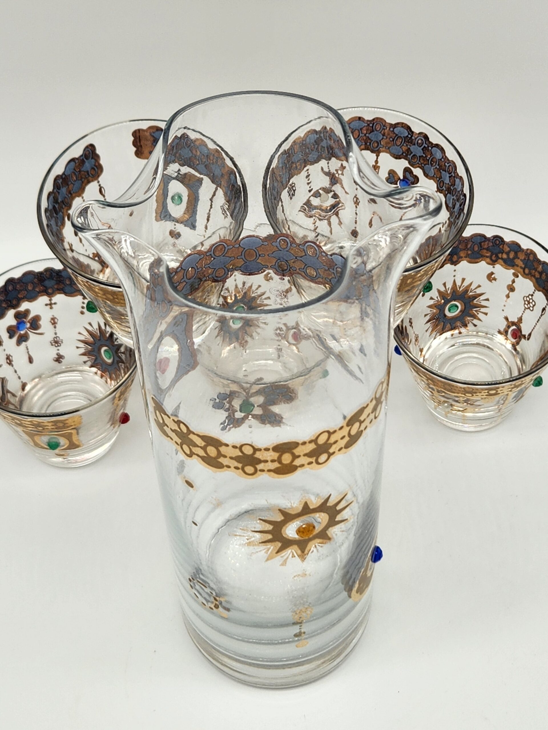 Rare Culver 1960s 22-Karat Gold Charm Bracelet Cocktail Pitcher & 5 Rocks Glasses - Image 7