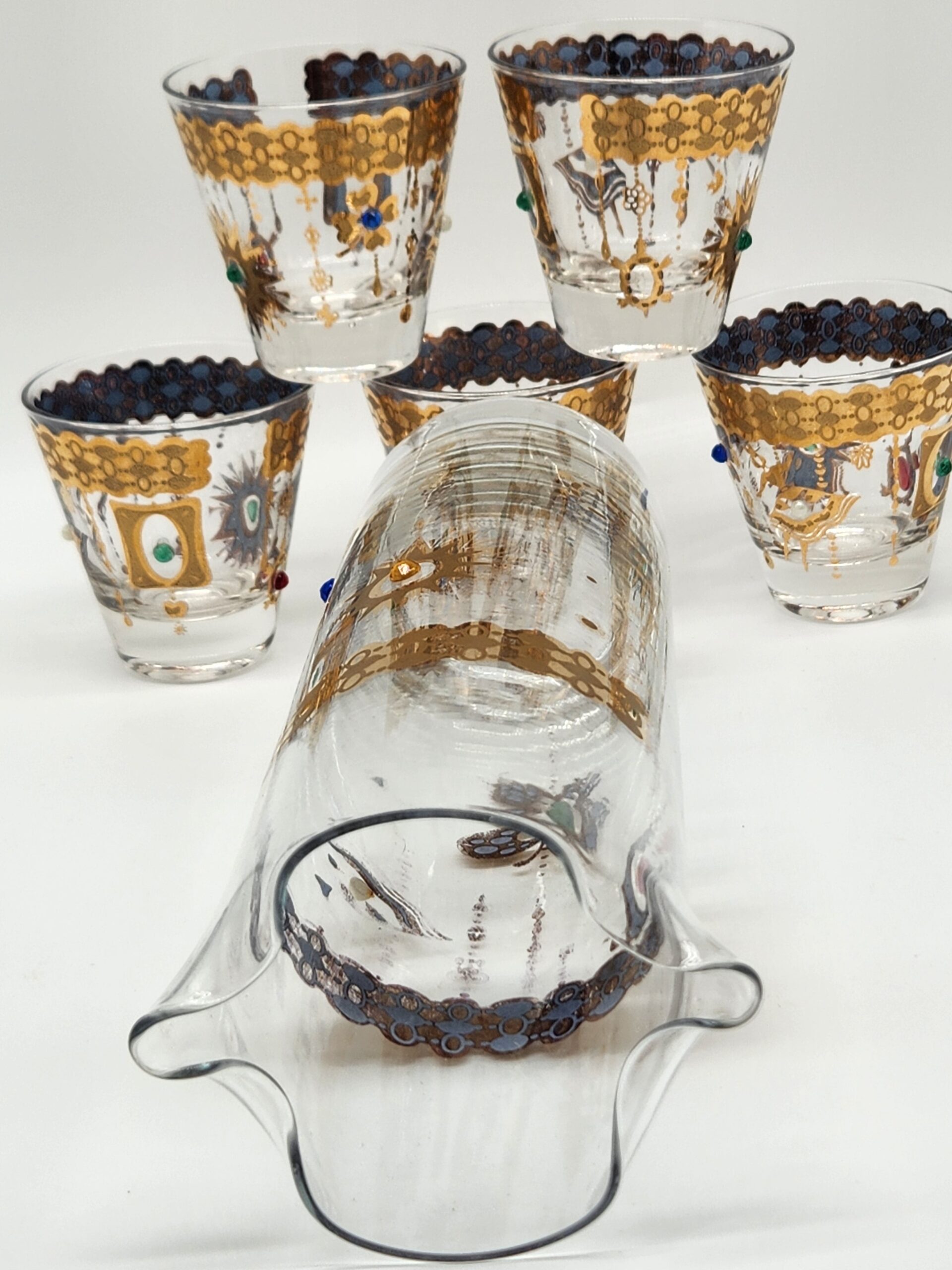 Rare Culver 1960s 22-Karat Gold Charm Bracelet Cocktail Pitcher & 5 Rocks Glasses - Image 8
