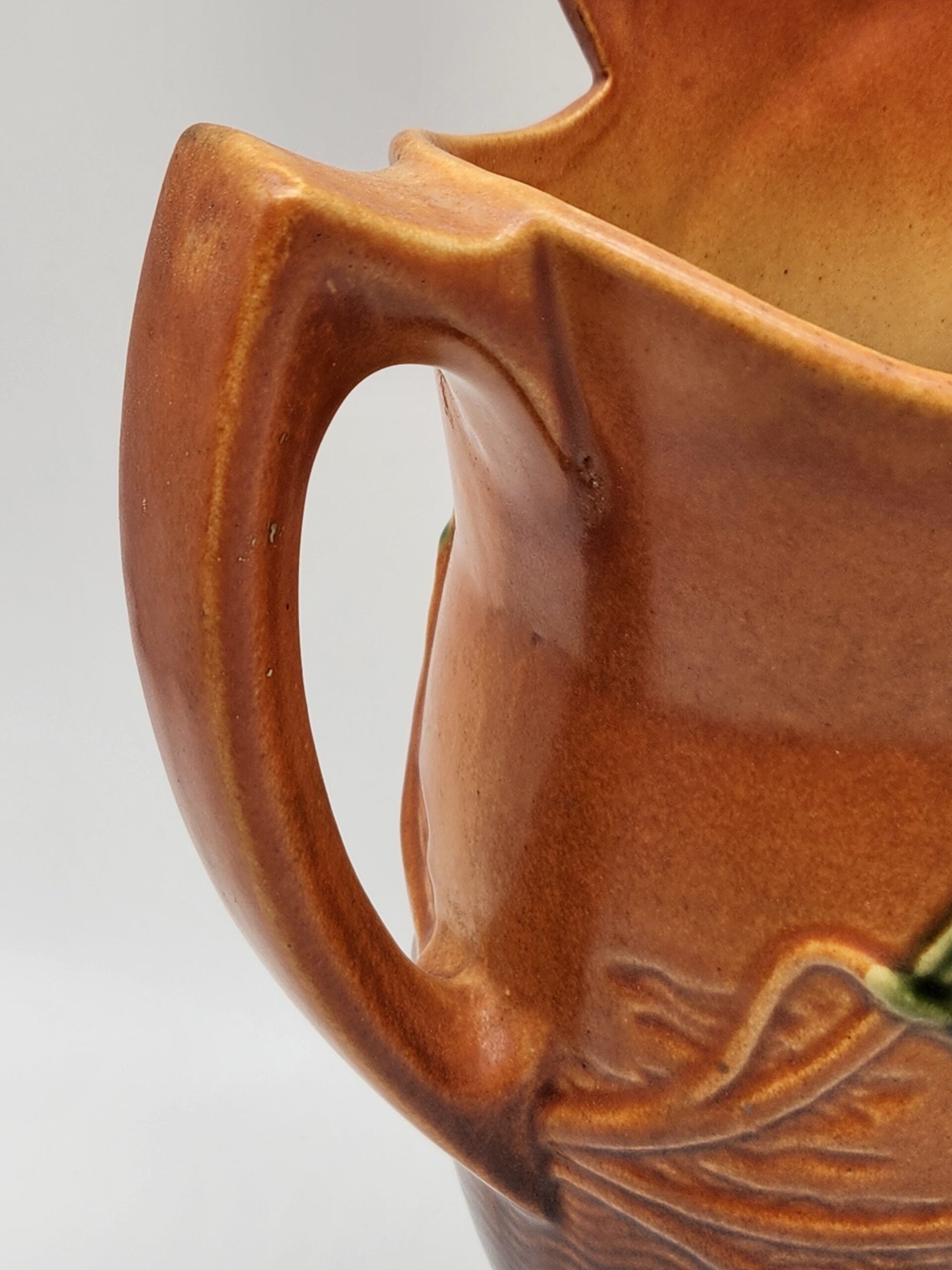 1945 Roseville Pottery Ewer From the Freesia Line - Model 20-10 - Image 4