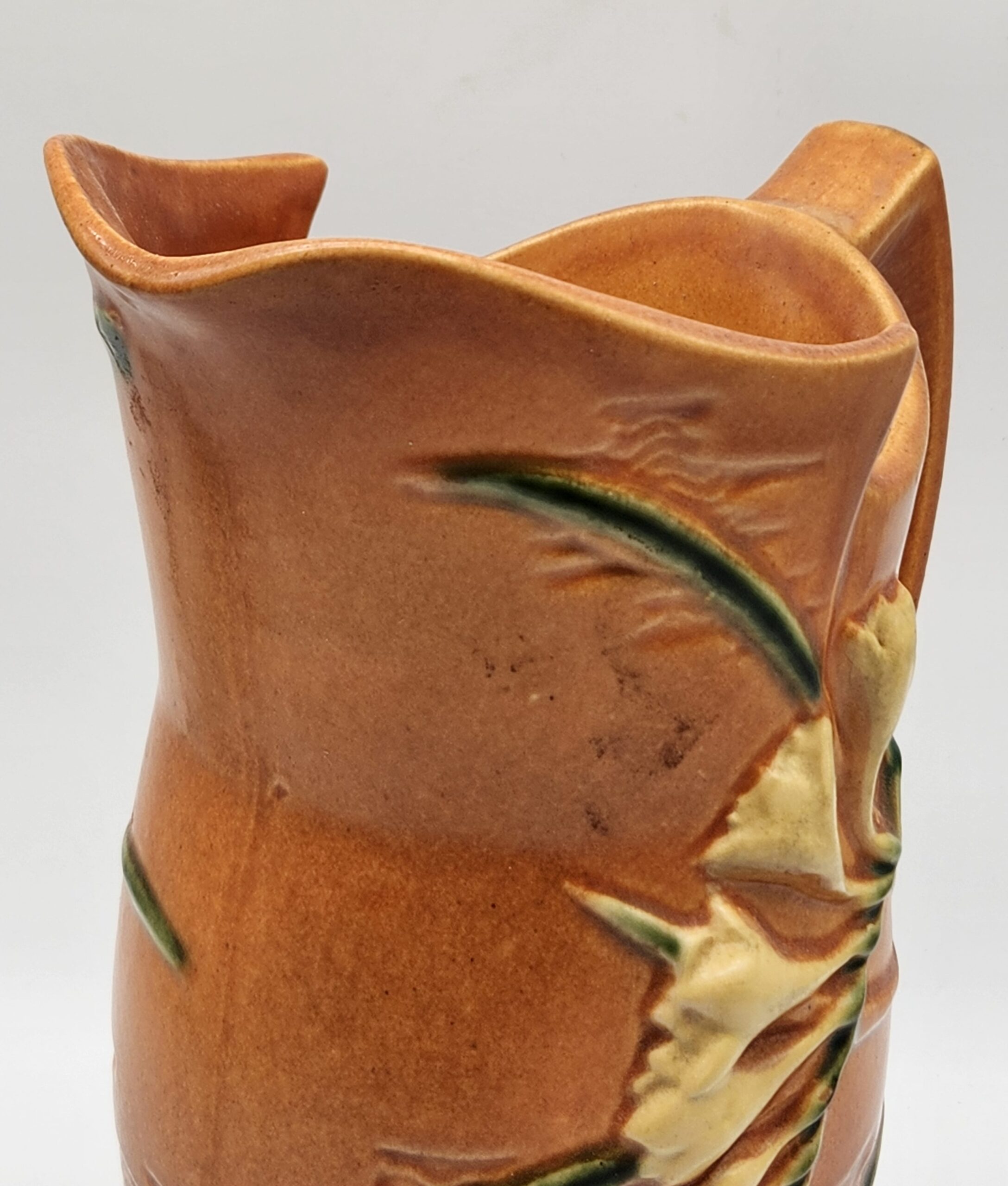 1945 Roseville Pottery Ewer From the Freesia Line - Model 20-10 - Image 6