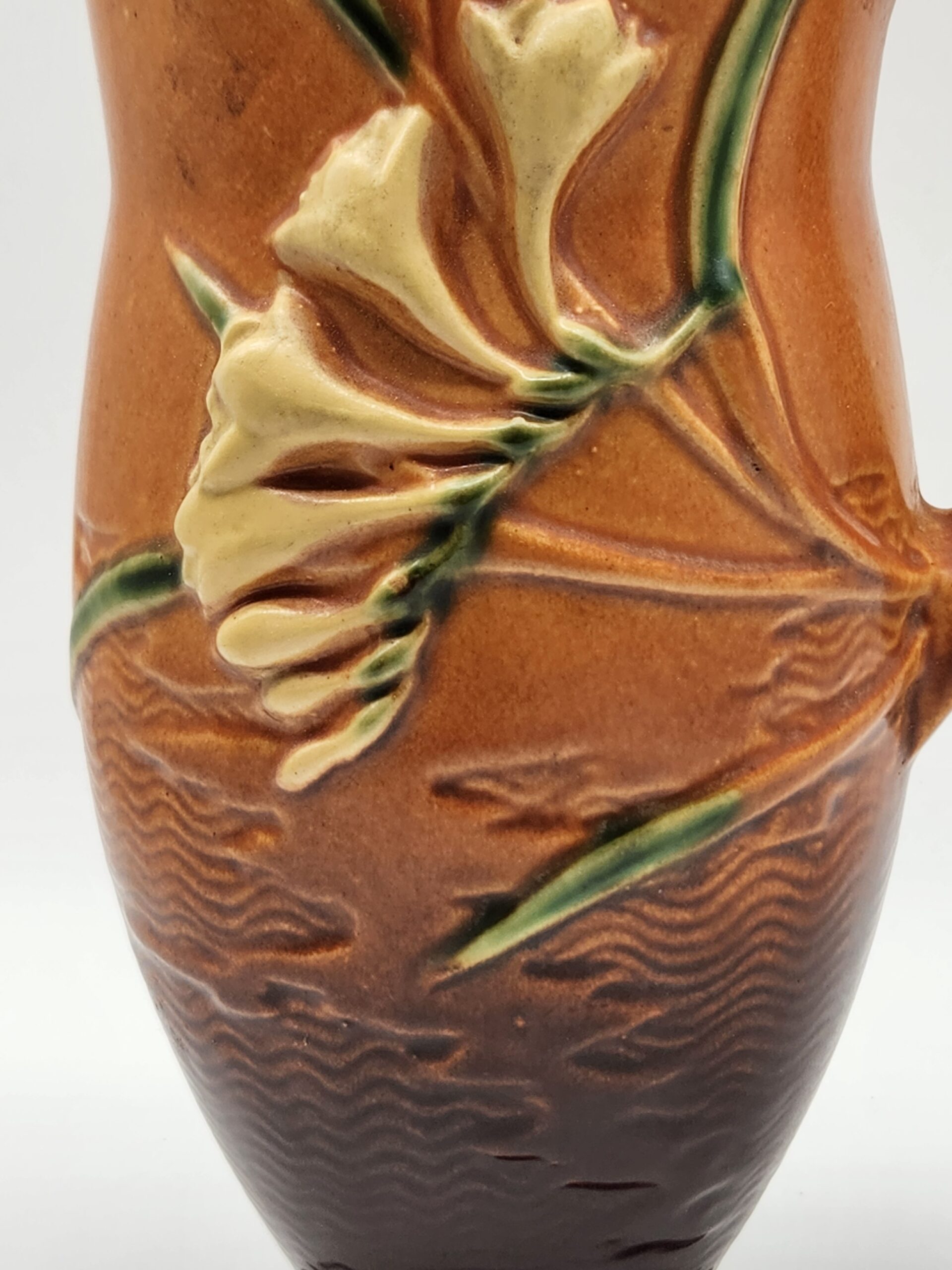 1945 Roseville Pottery Ewer From the Freesia Line - Model 20-10 - Image 7