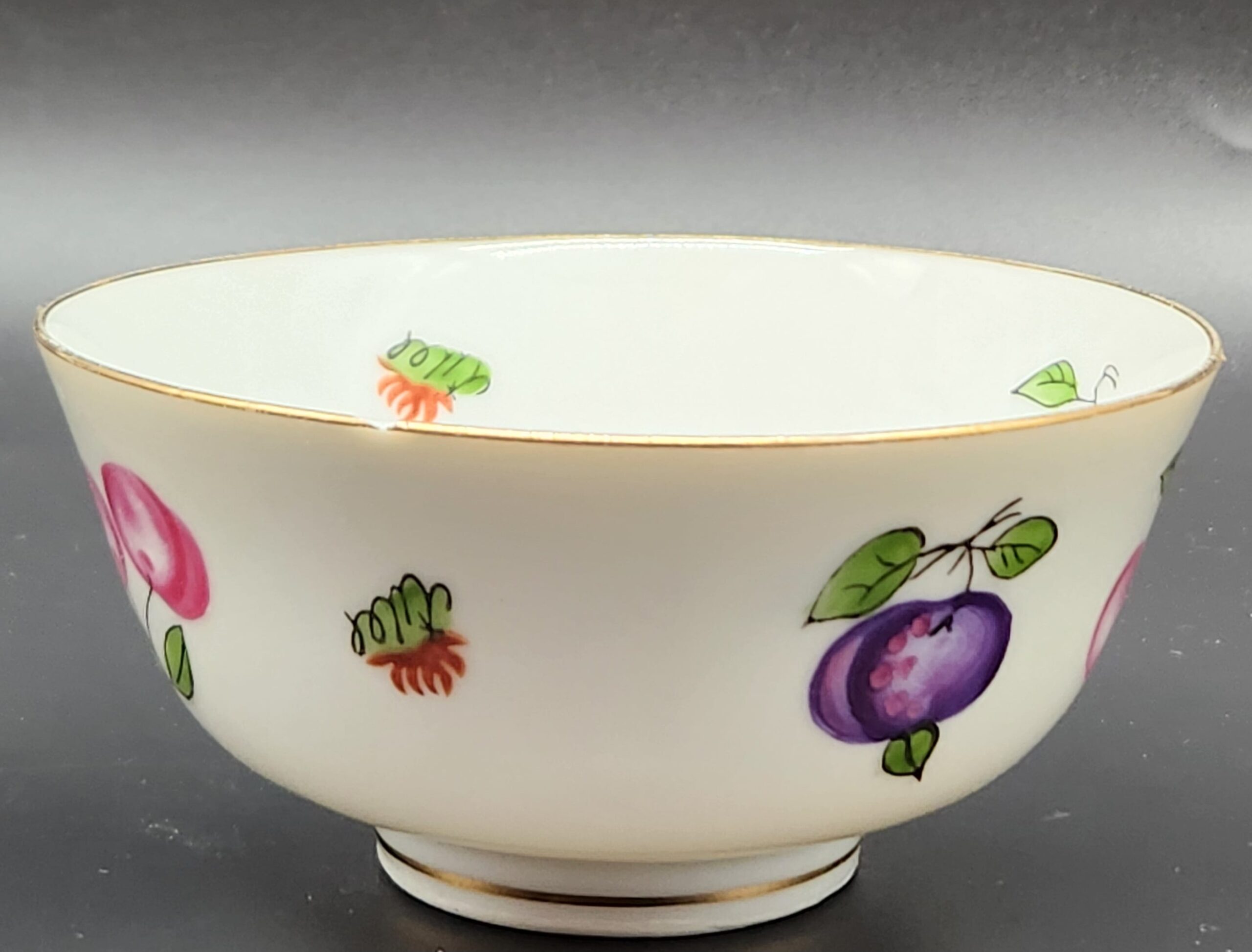 1950s Japanese Handpainted Porcelain Rice, Soup, or Fruit/Berry Dessert Bowl - Image 3