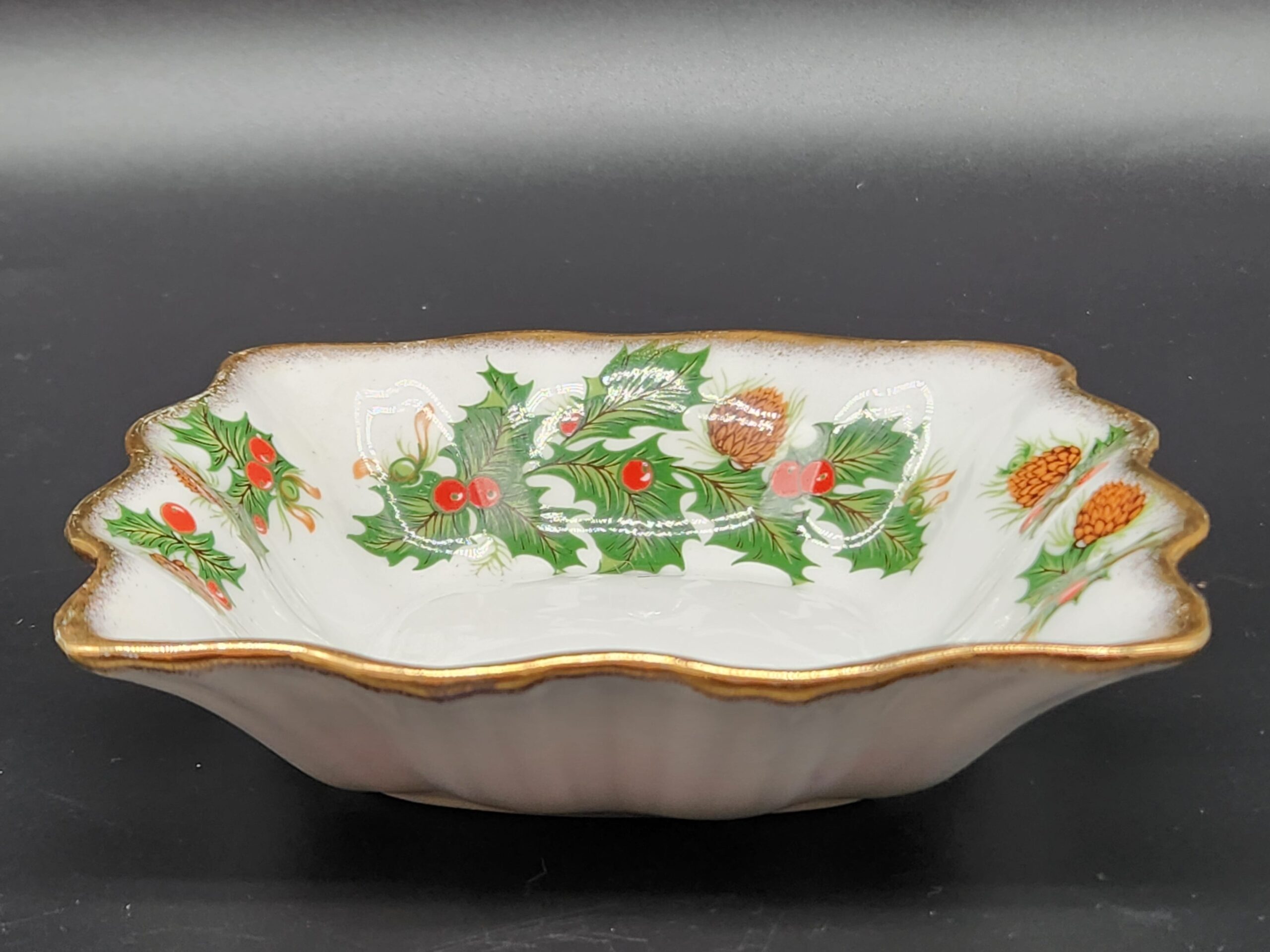 Rosina Queens Fine Bone China bon bon Dish – "Yuletide" Christmas Pattern - Image 5