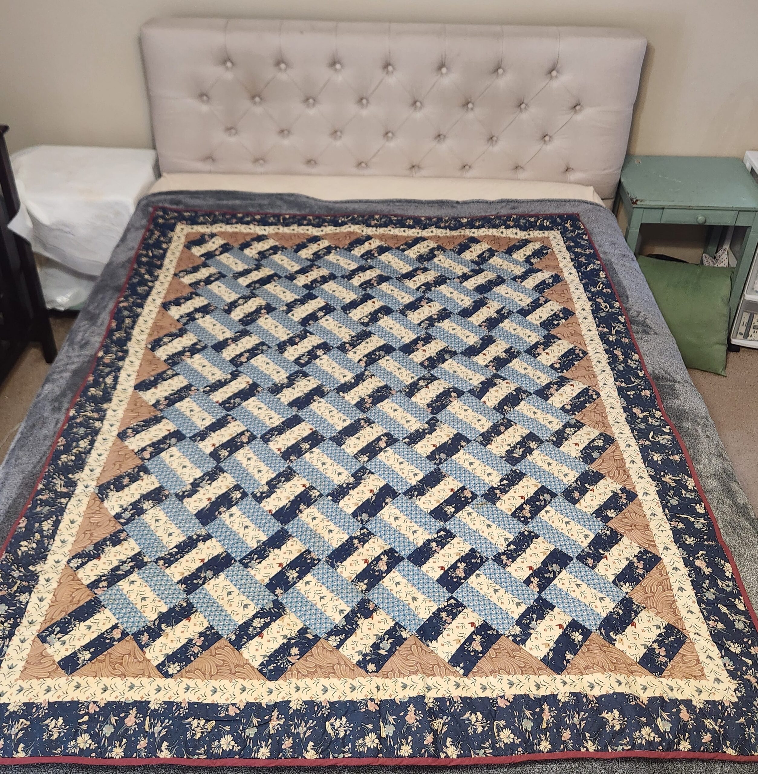 Vintage 1988 Signed Handmade Blue Calico Quilt Triple Rail Fence w/ Appliquéd Flower - Image 4