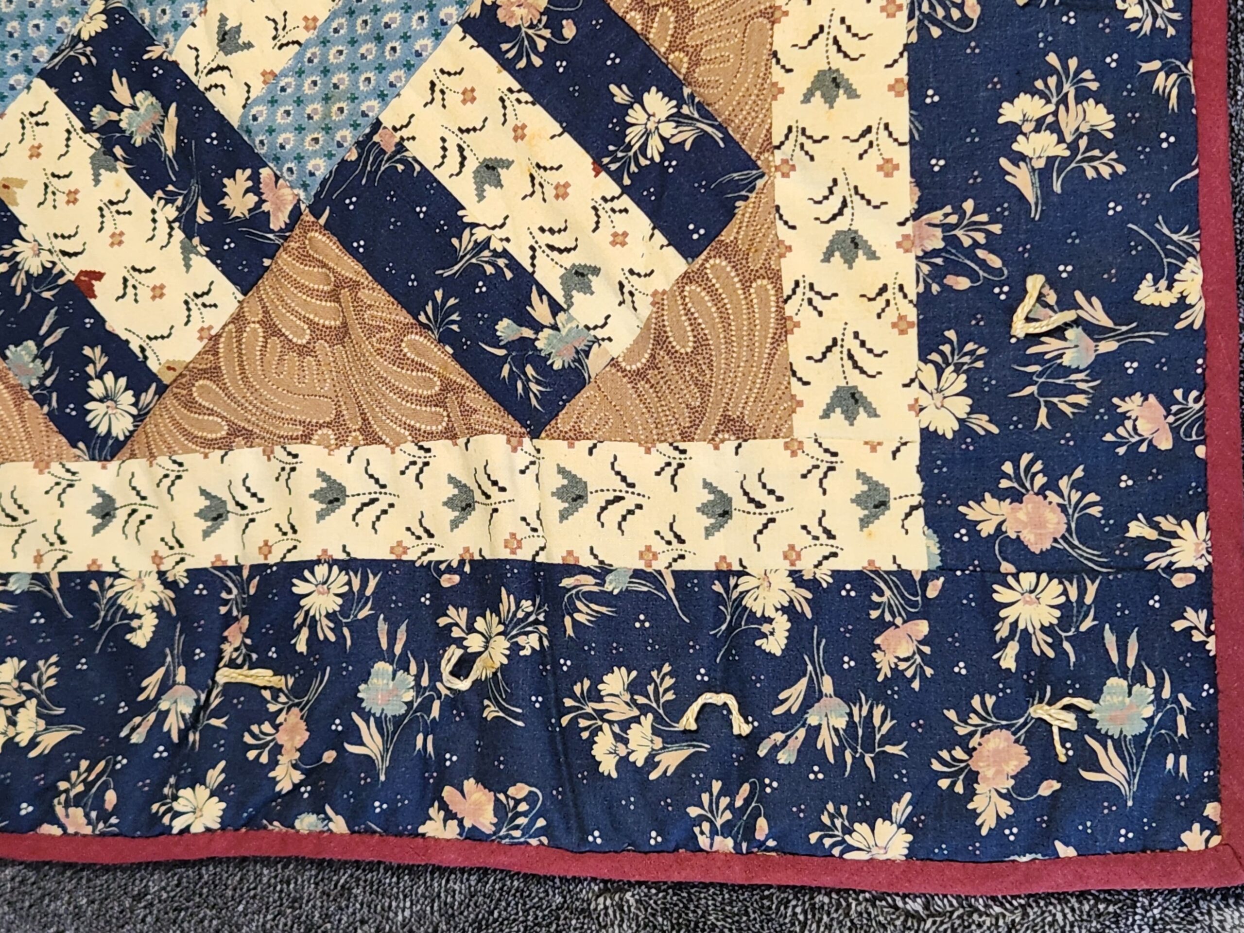 Vintage 1988 Signed Handmade Blue Calico Quilt Triple Rail Fence w/ Appliquéd Flower - Image 5
