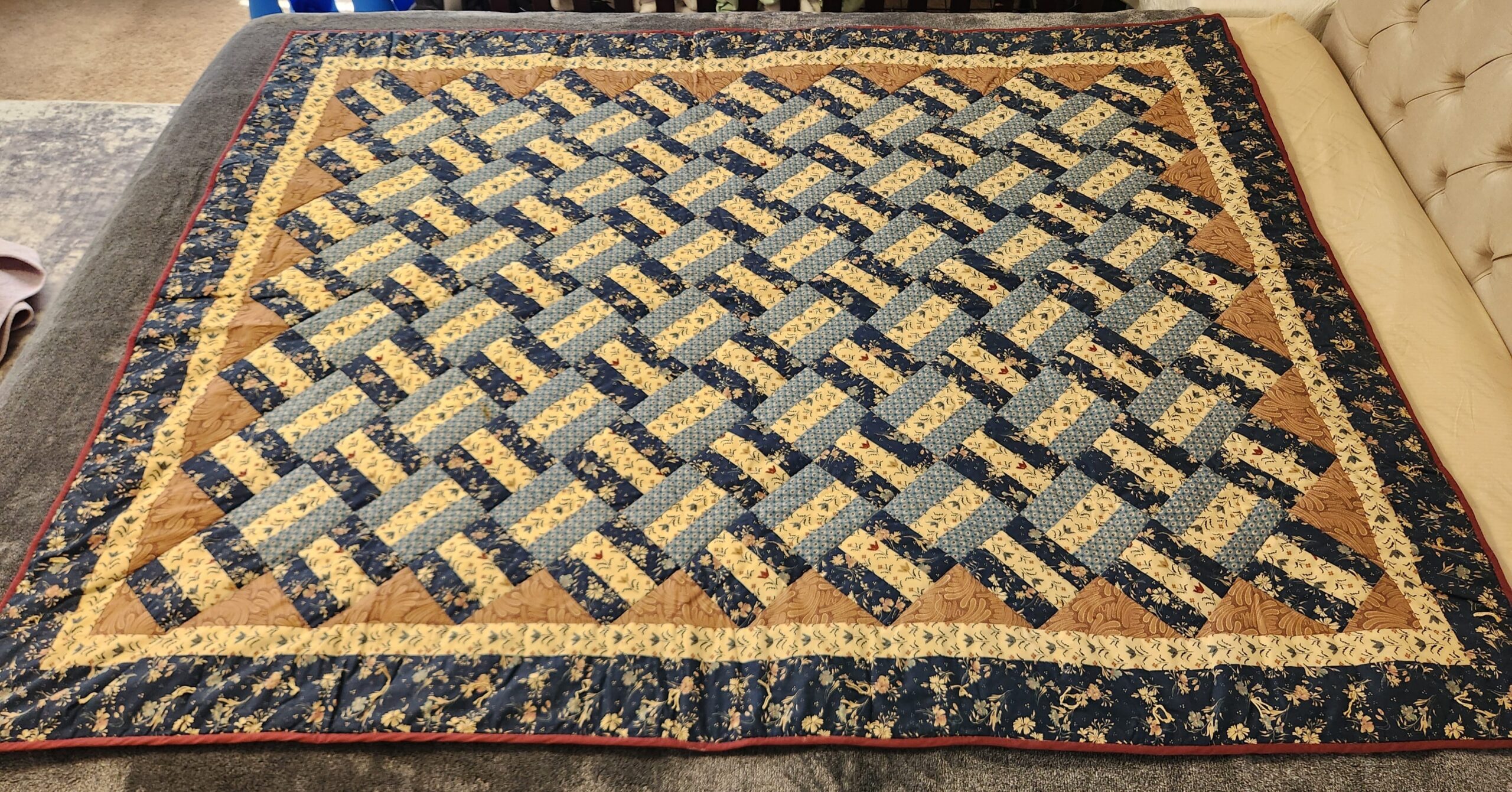 Vintage 1988 Signed Handmade Blue Calico Quilt Triple Rail Fence w/ Appliquéd Flower - Image 8
